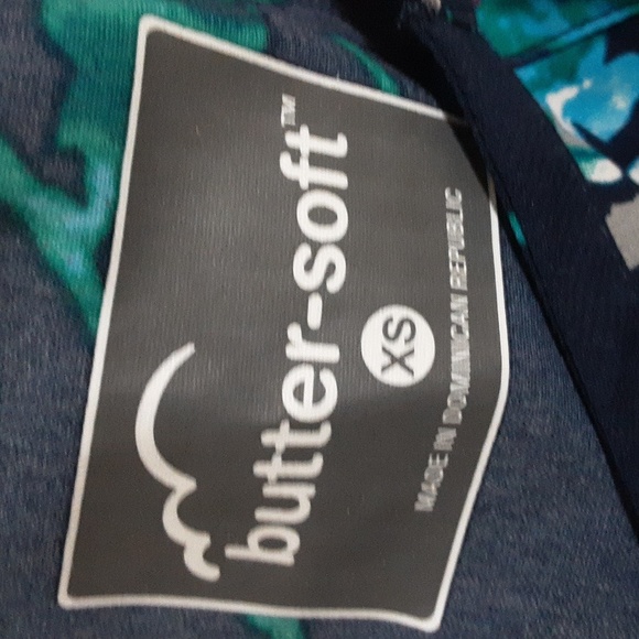 Butter Soft Scrub Medical Professional Floral and Abstract Patterned Bundle 4 - Picture 7 of 13